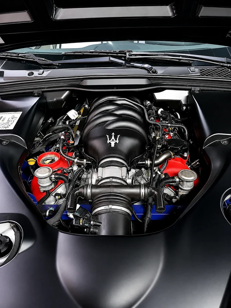 Maserati engine