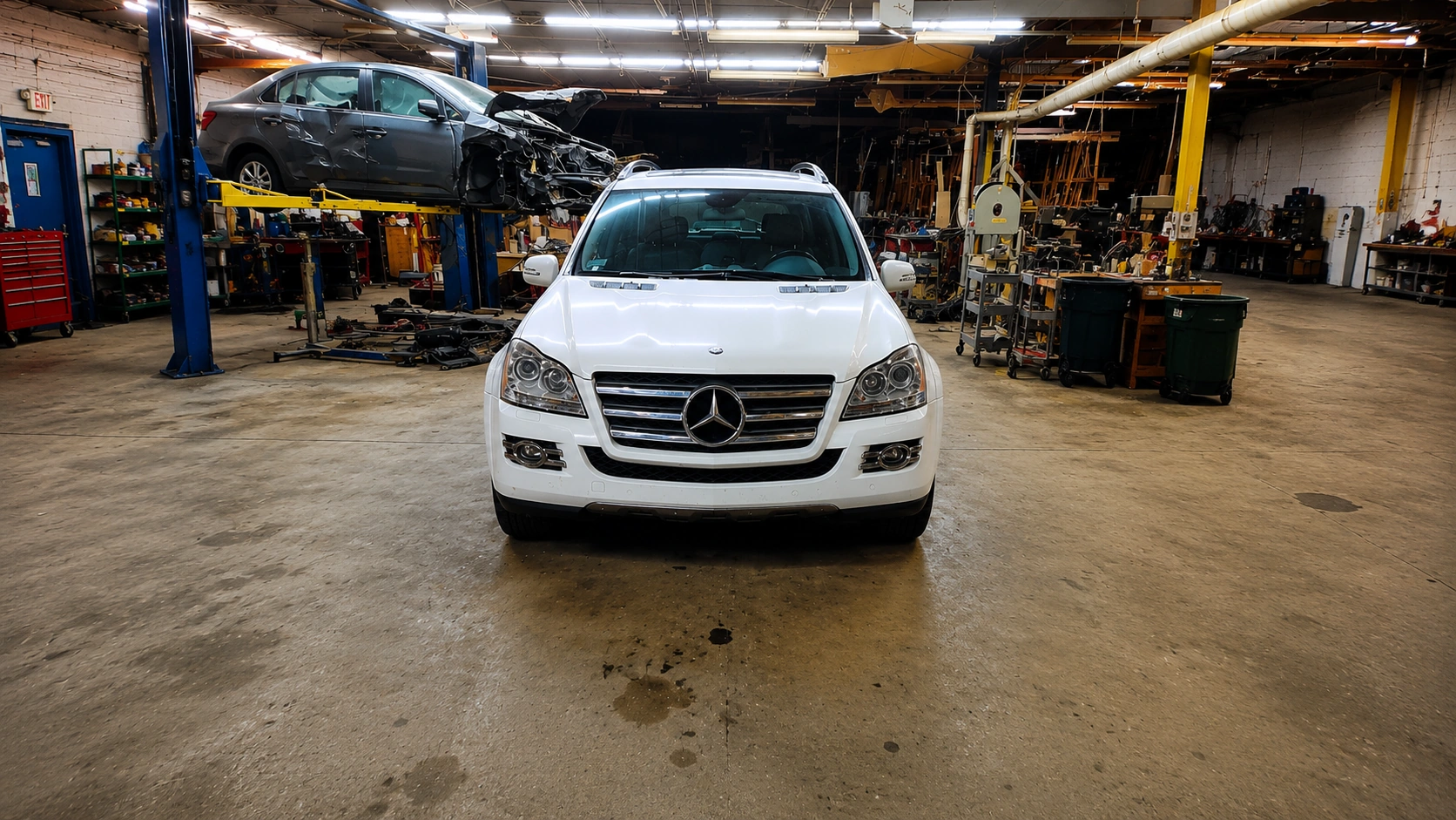Mercedes GL in shop